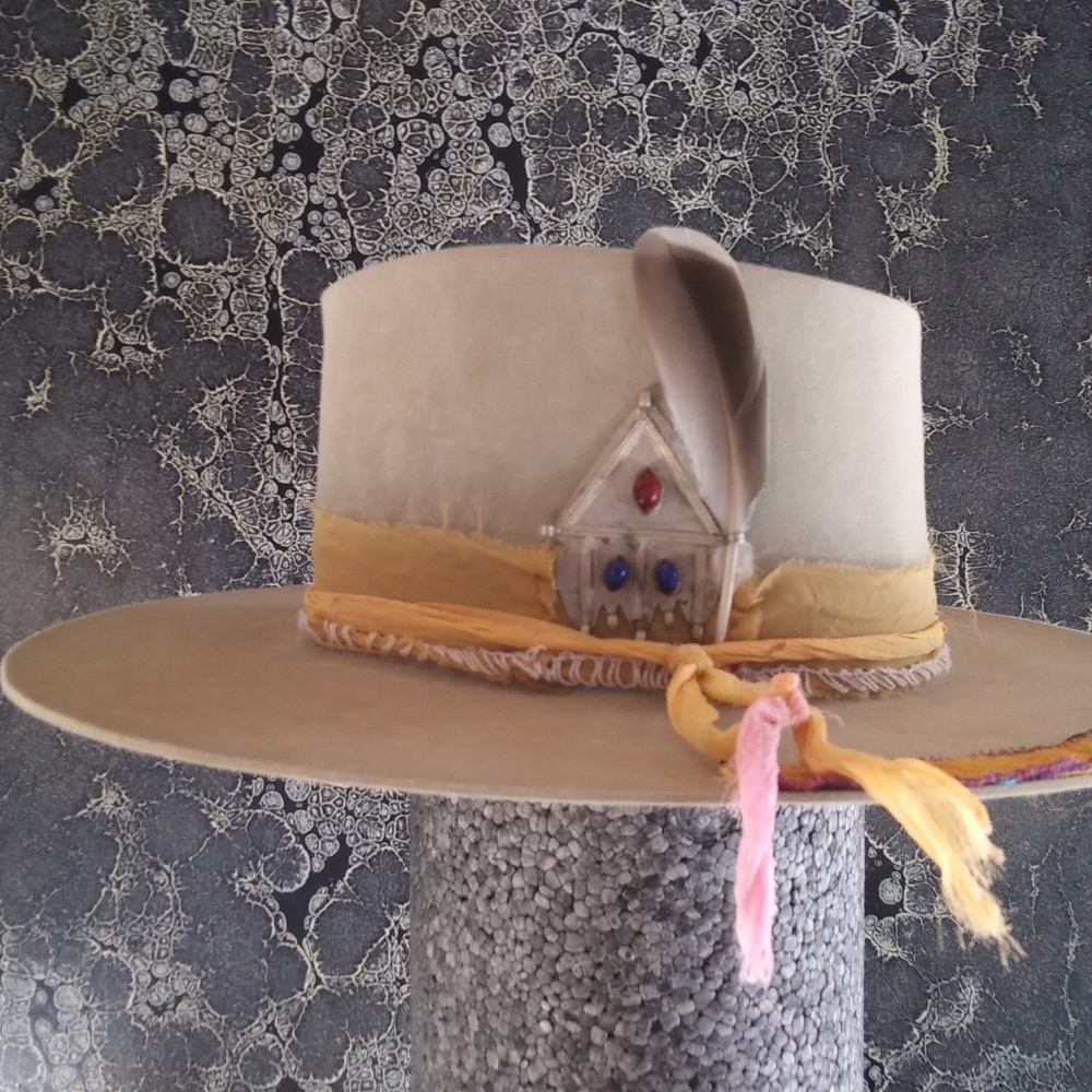 Handmade beaver blend fur felt hat